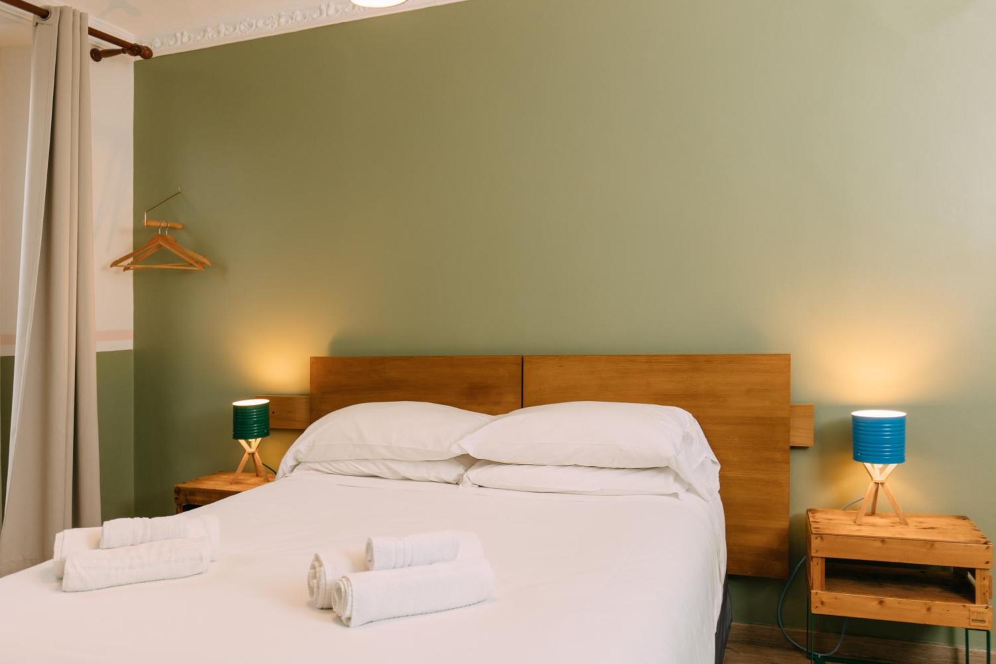 Tomato Urban Retreat Hotel Turin Room photo